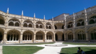 Jerónimos Monastery courtyard